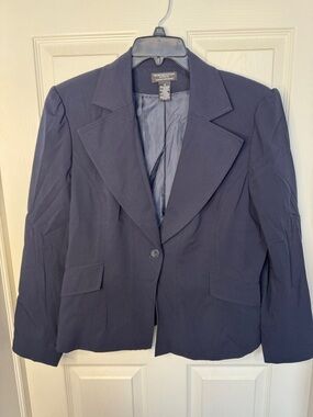 EUC Worthington Navy Tailored Single-Button Blazer